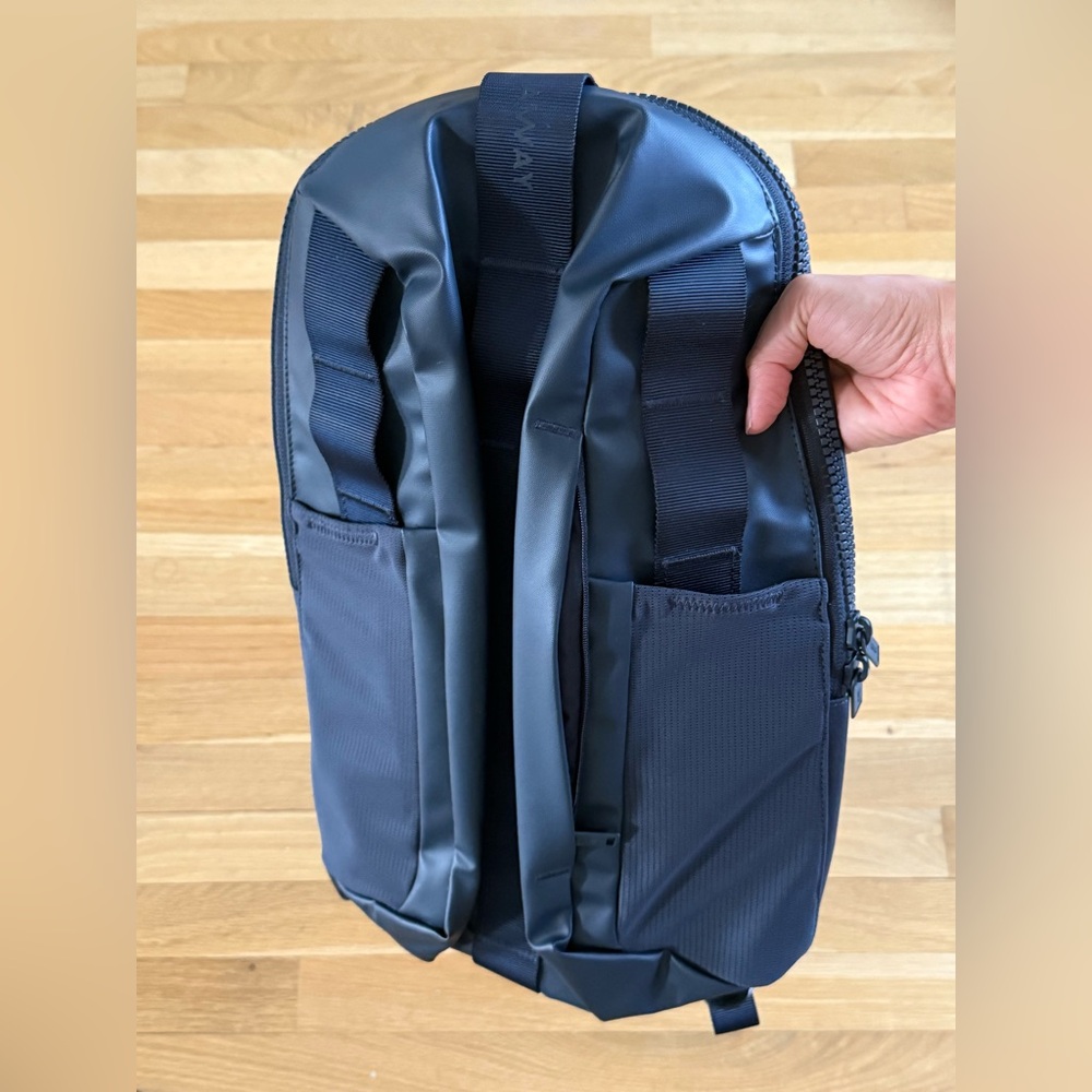 NEW AWAY Active Daypack